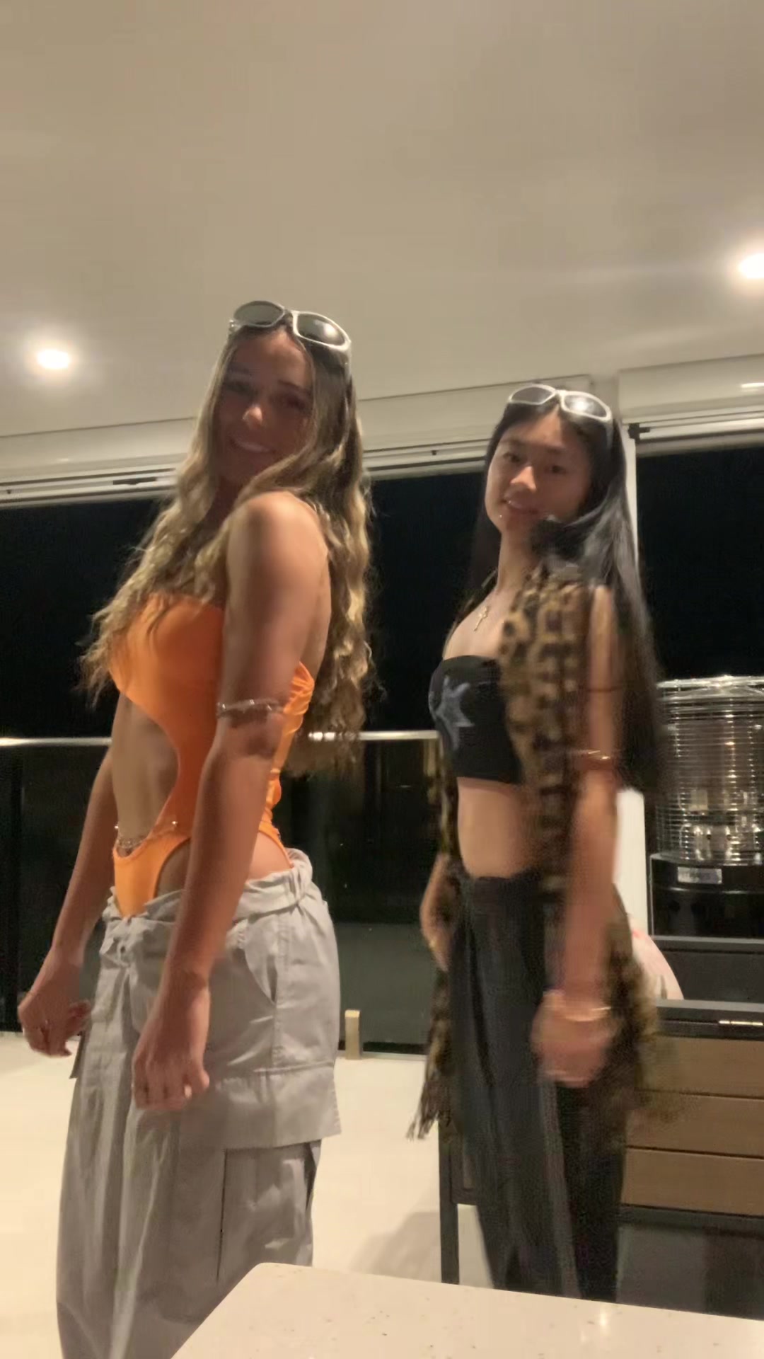 @Bella