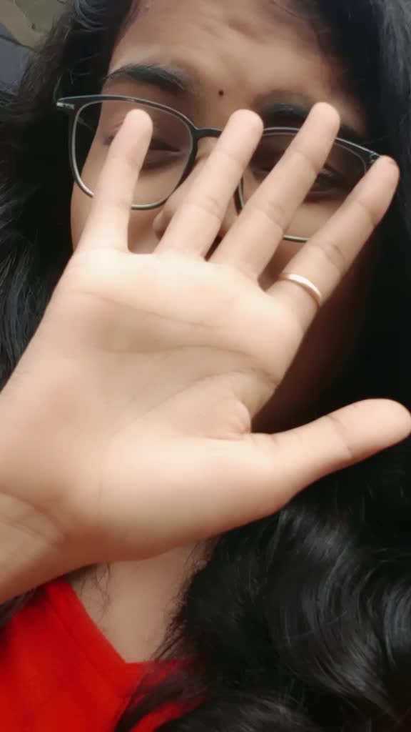 @👑POOJITHA✨