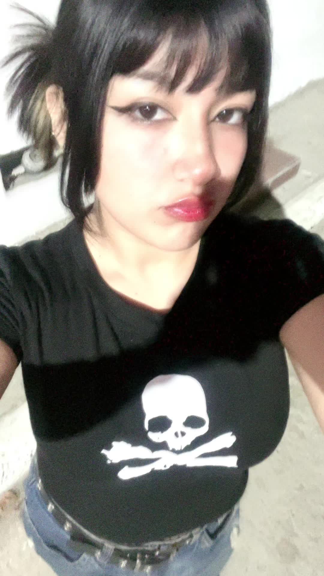 @🧟♀️