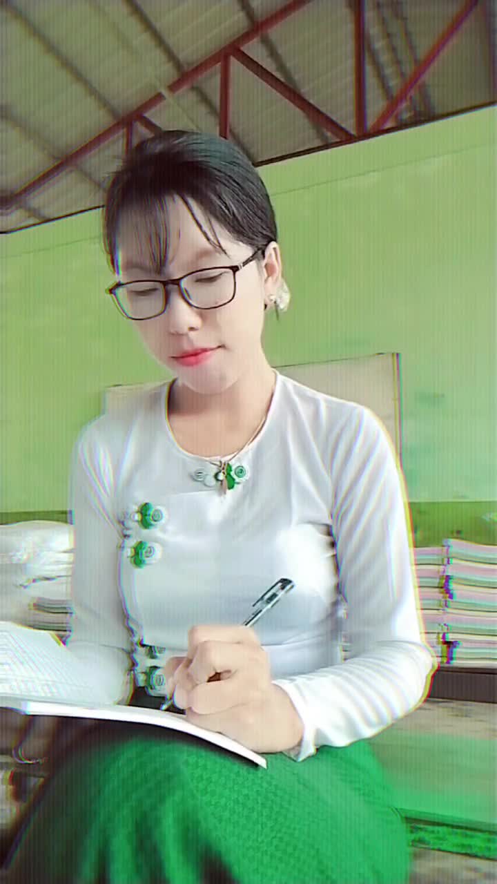 @Mon Lay
