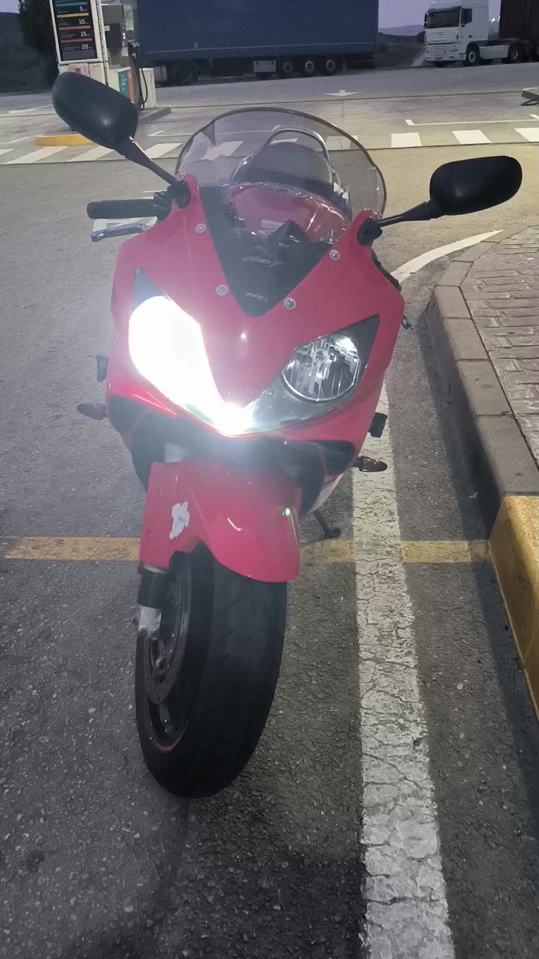 @chemaCBR600