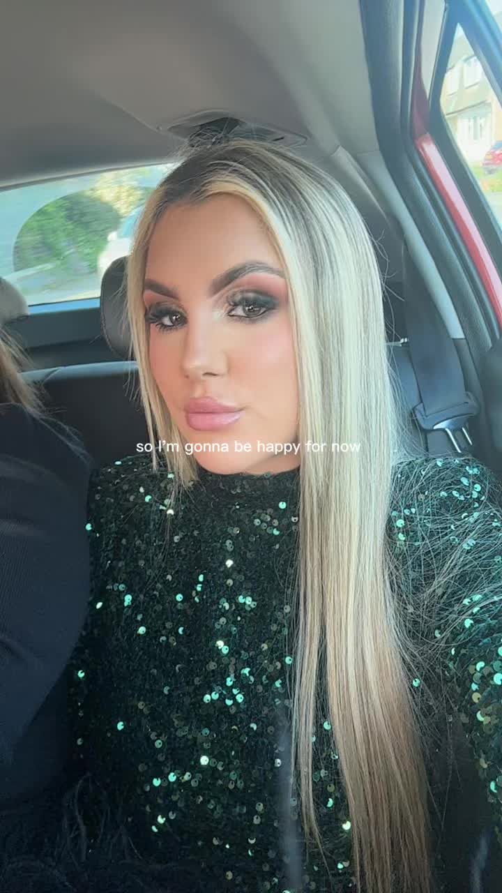 @kelseycarrollxox