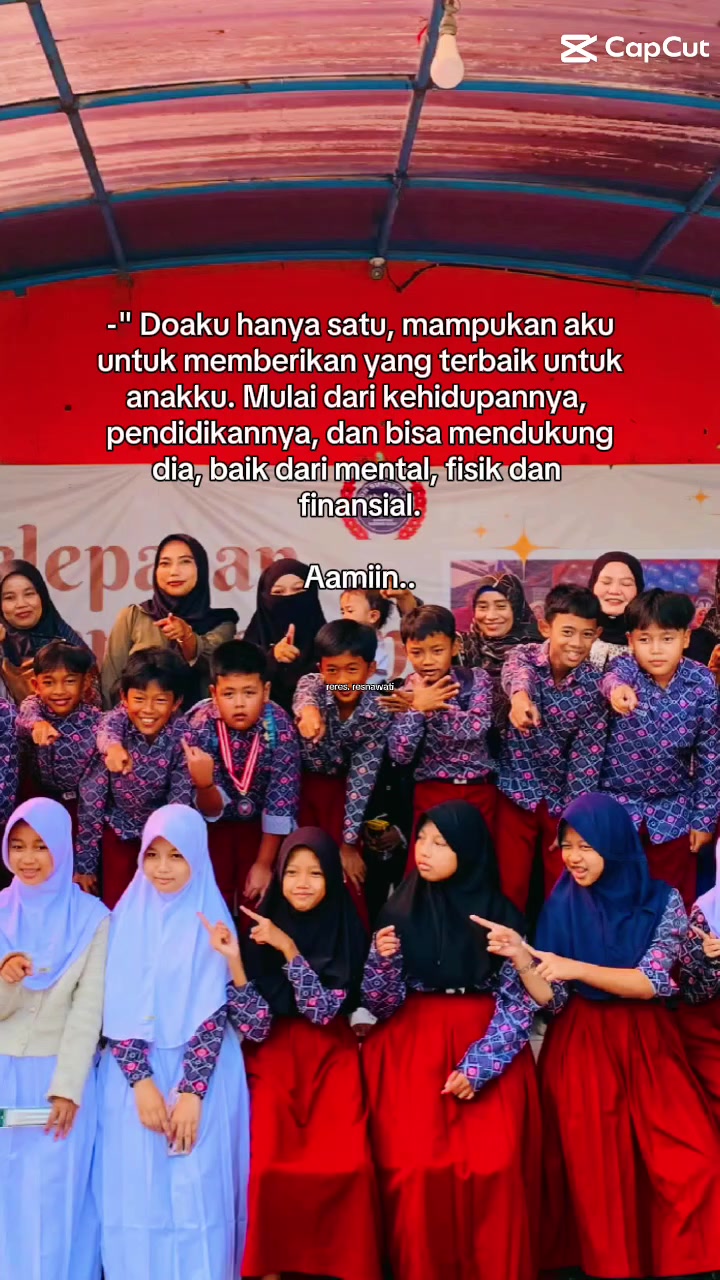 @momhie