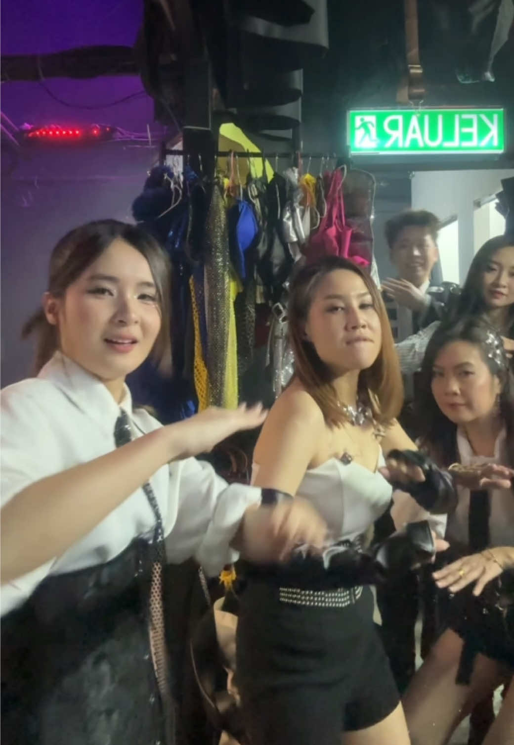 @noyee_dang