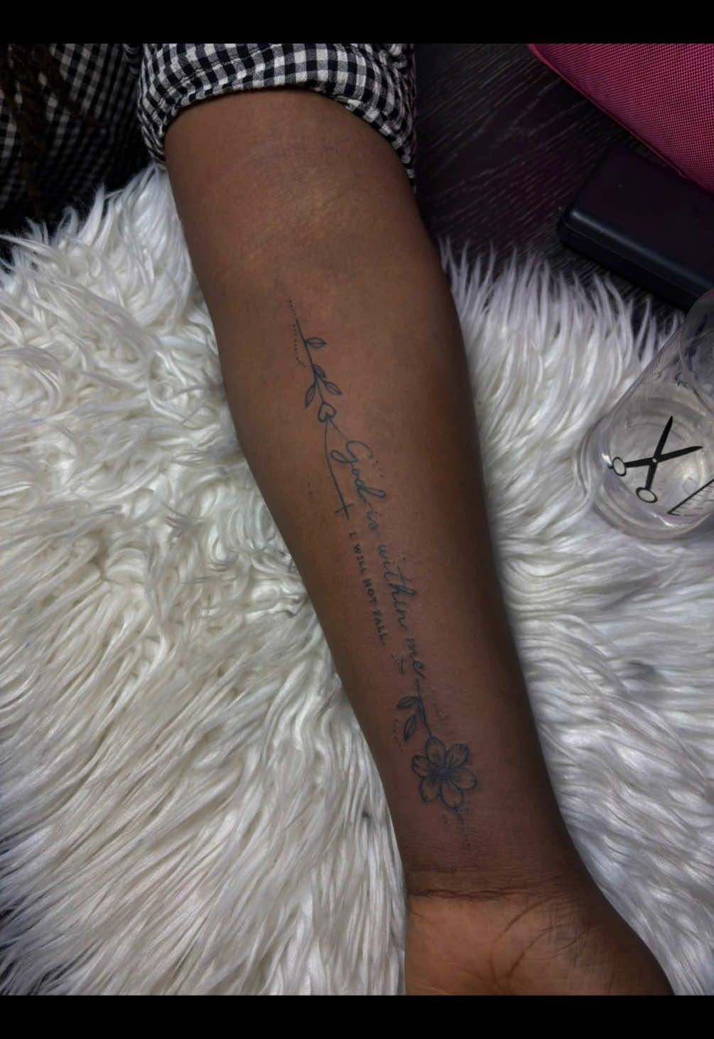 @Preshwaltz (nail/tattoo artist