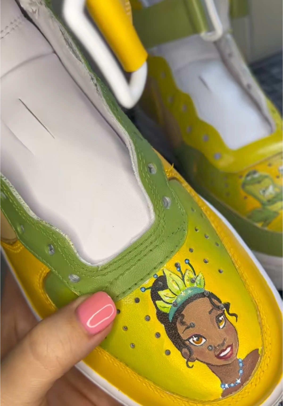 @Starkey Custom Co 👟