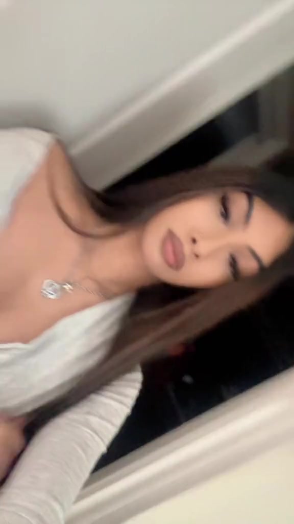@𝒩