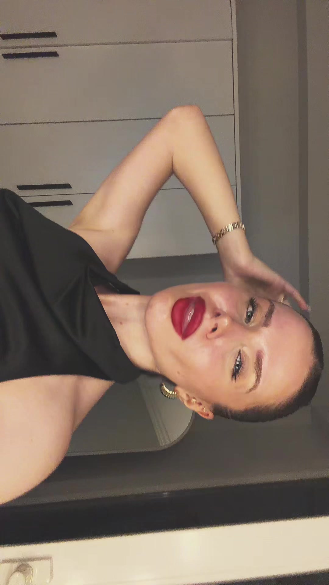 @siesamonika