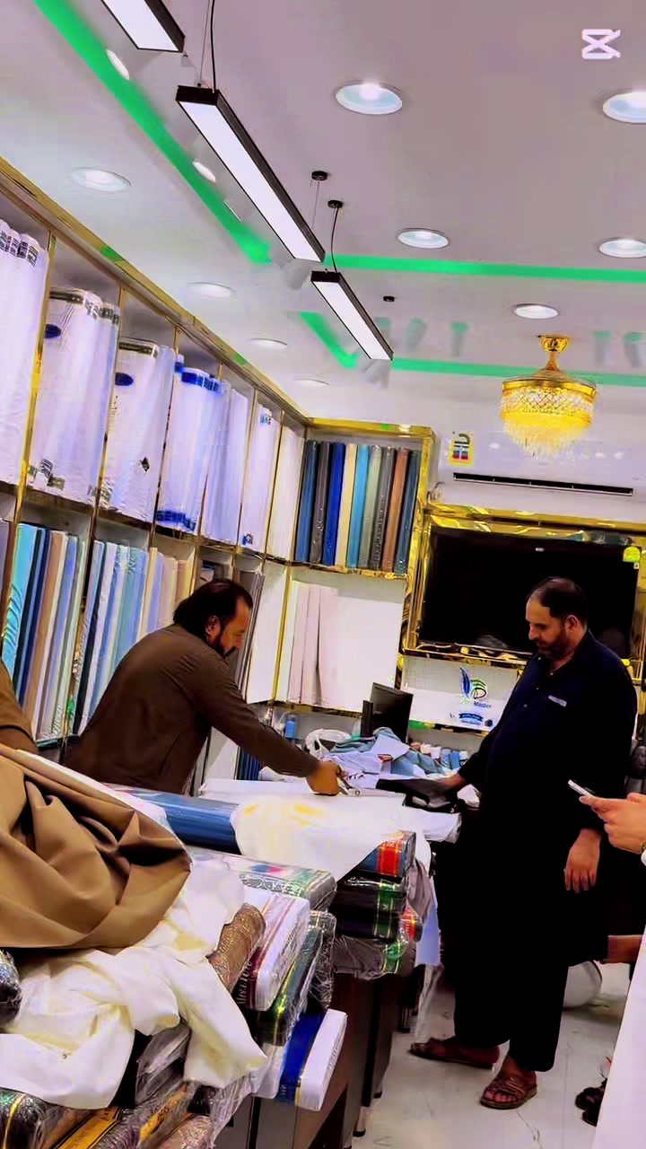 @Dress Master