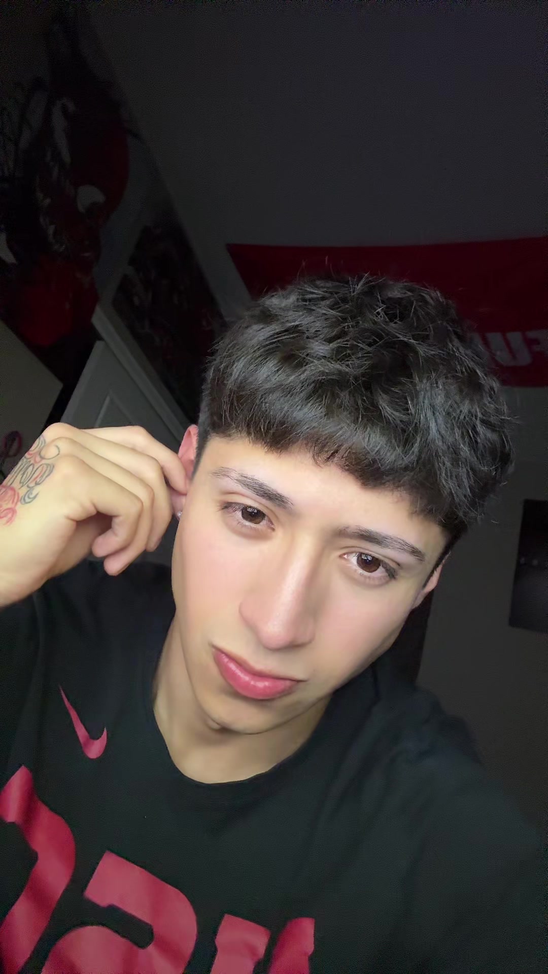@AARLOX