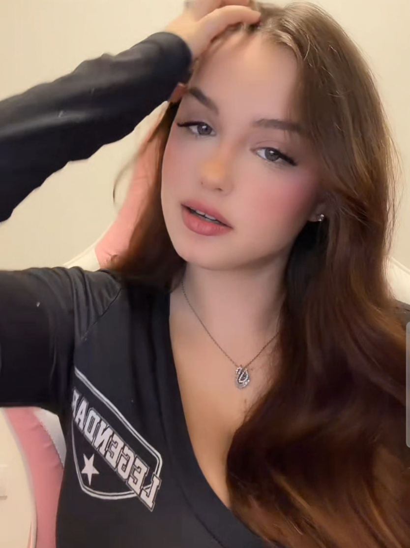 @AnnaWorld🍓