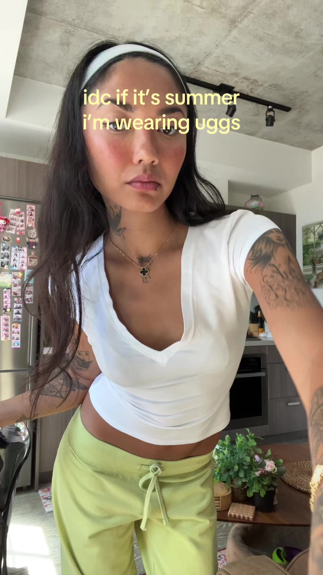 @LipBiteEmoji