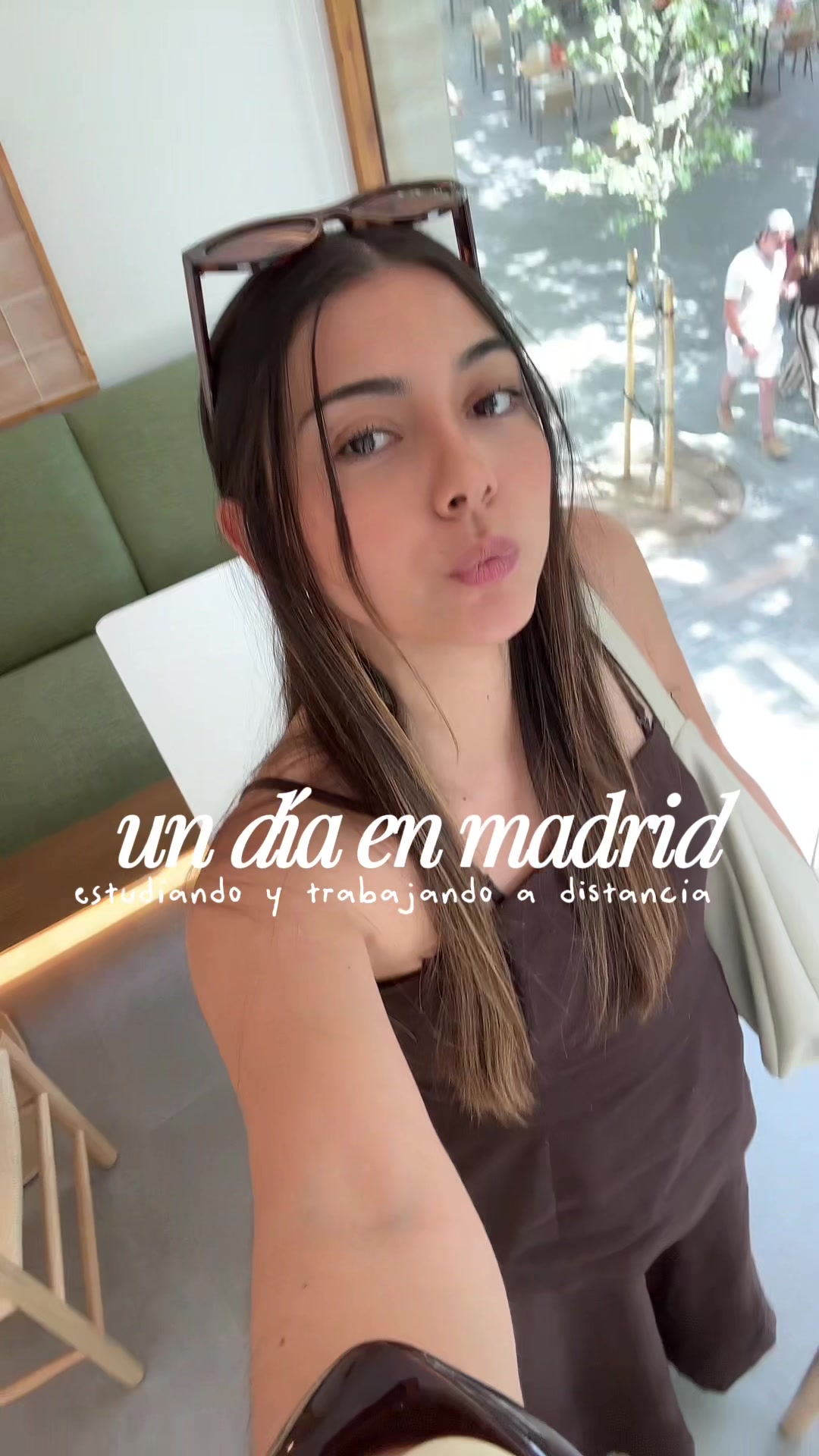 @adrianaleivaac