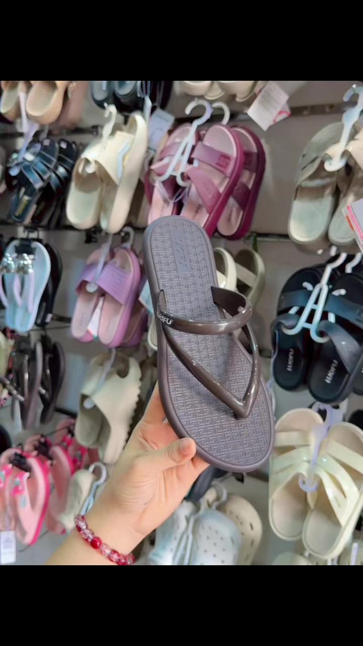 @Cherry Shoe Store