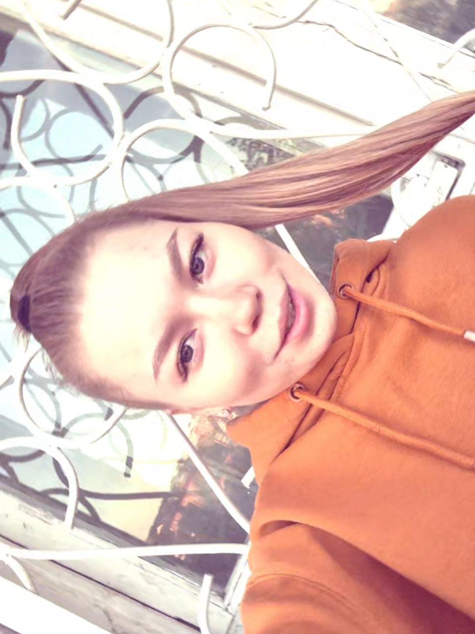 @Анютик😈