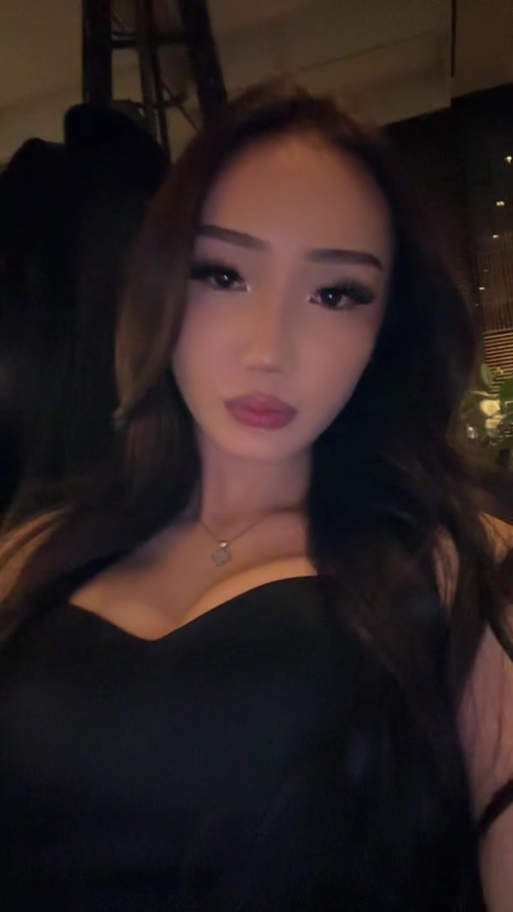 @⃟
