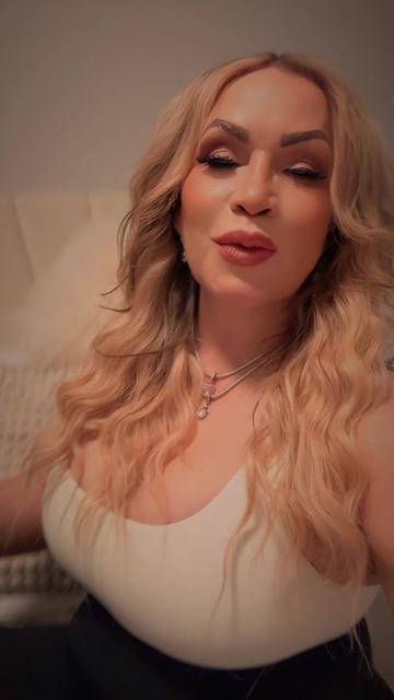 @🔥👑𝓠𝓾𝓮𝓮𝓷👑🔥