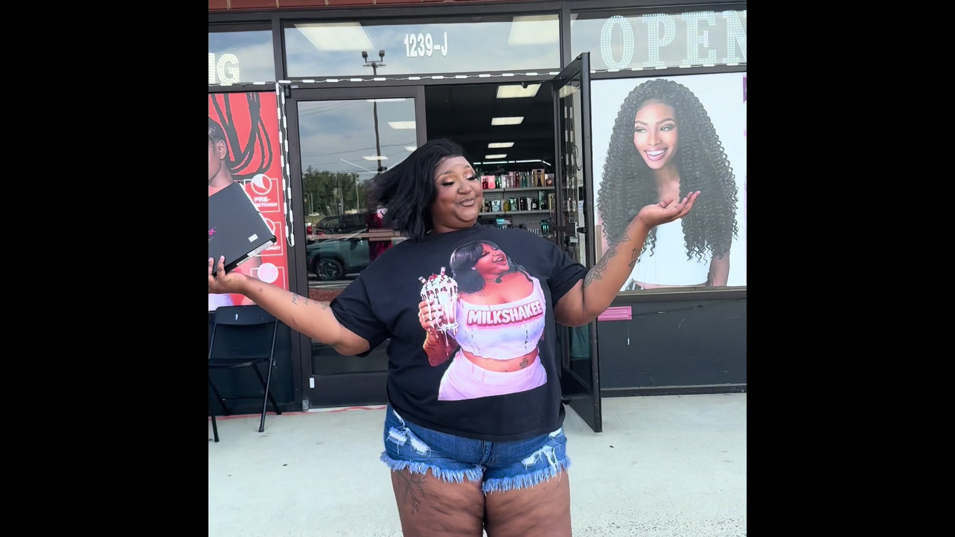@Milkshakee