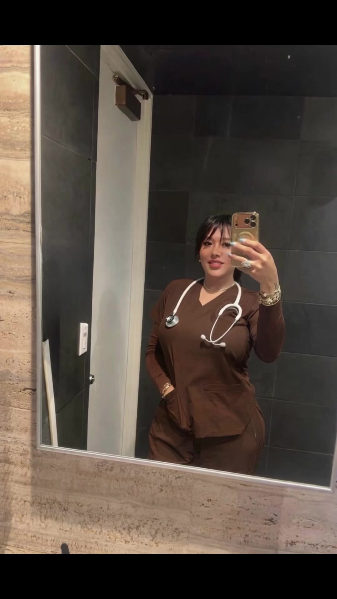 @abejareinaOficial👑