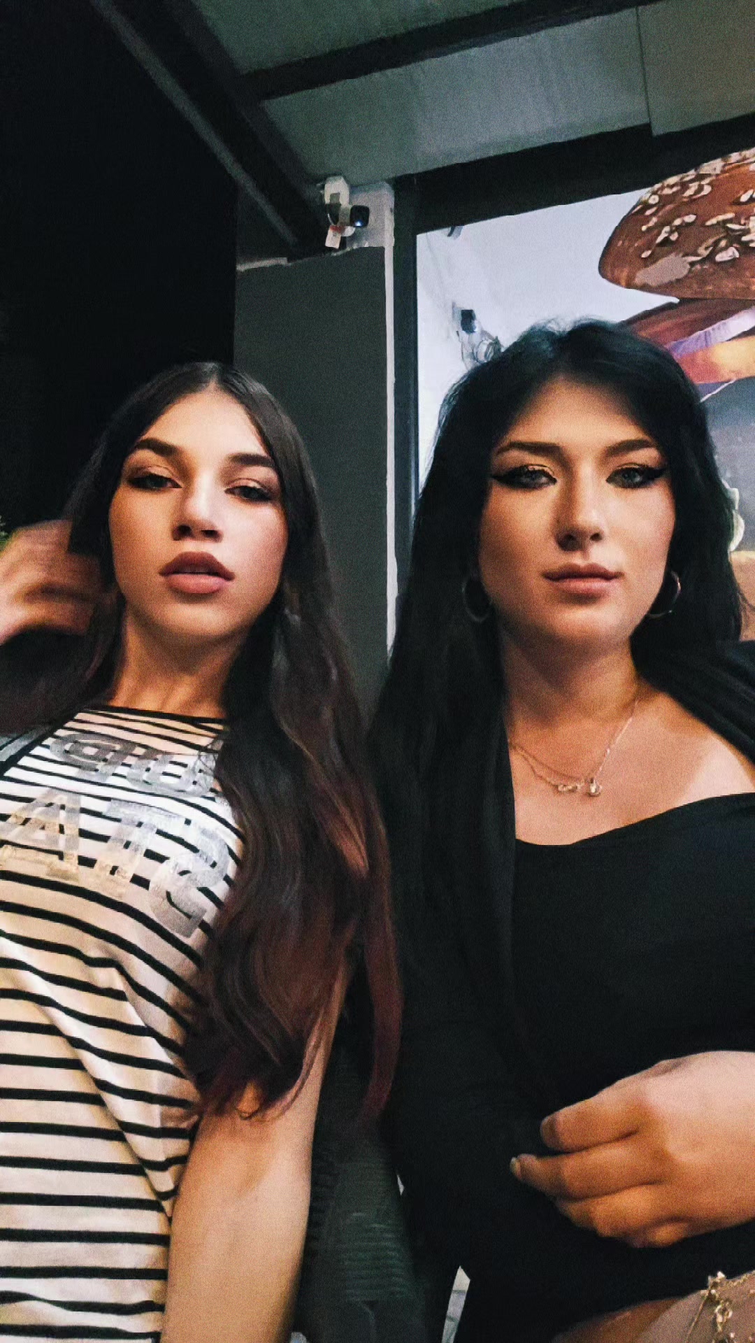 @🖤