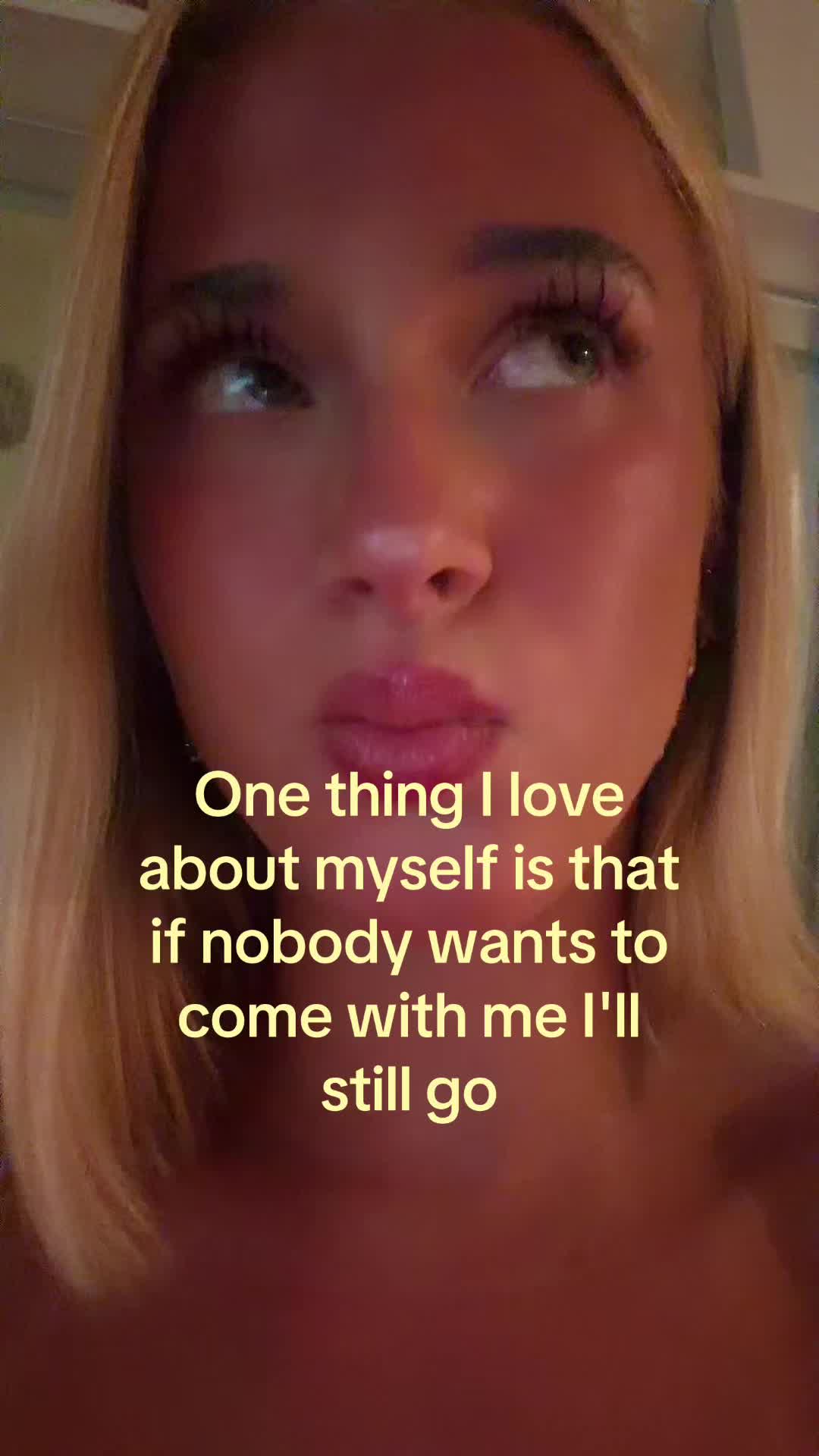 @theelliebarker