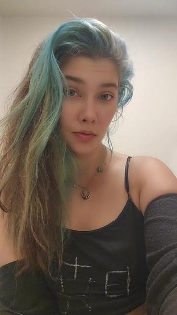 @Thegirlwiththecursemark