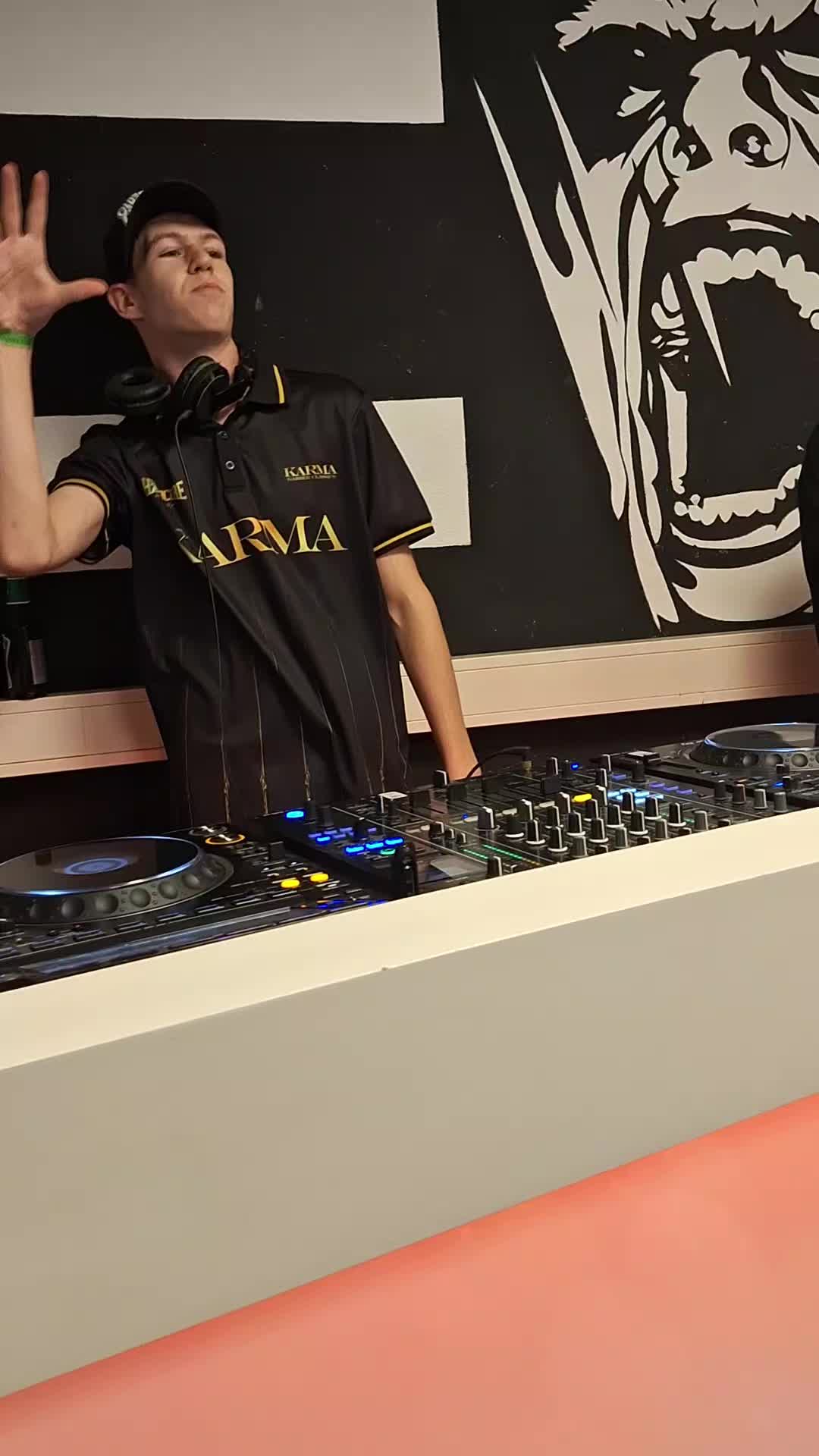 @SnakeBiteNL