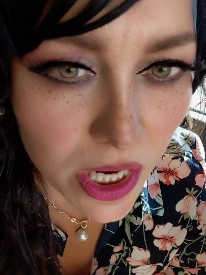 @KARINA