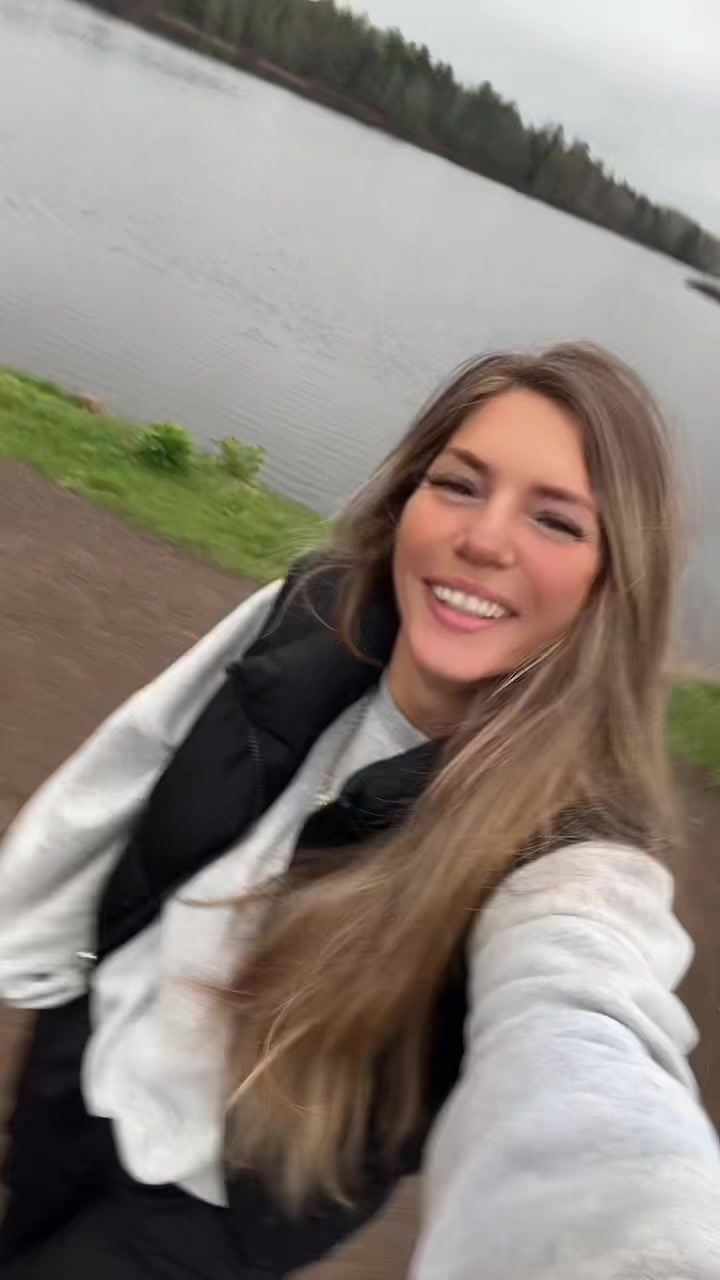@cryssleb_
