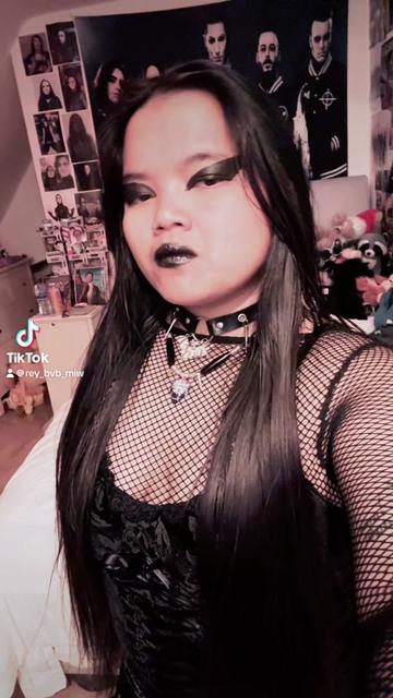 @Rey🦇🧛🏻♀️ (Ricky’s Version)