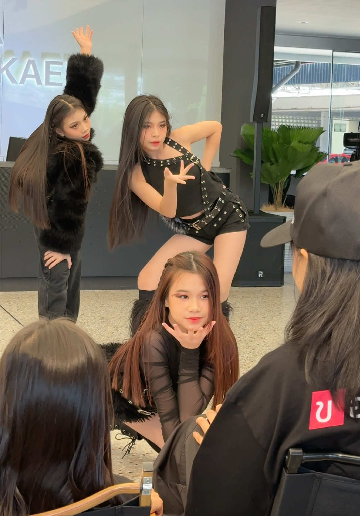 @Khunkik