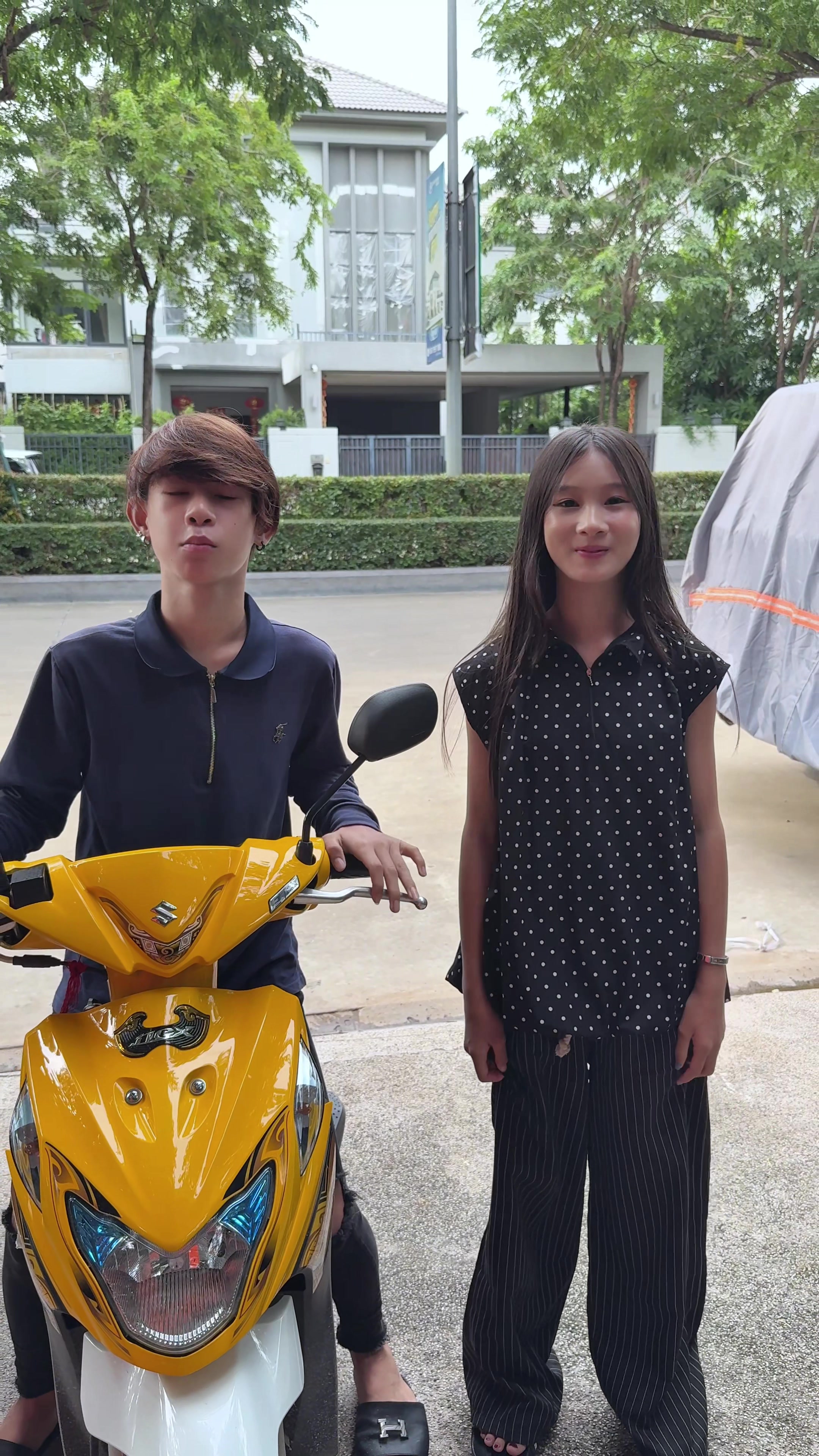@កុយ-official