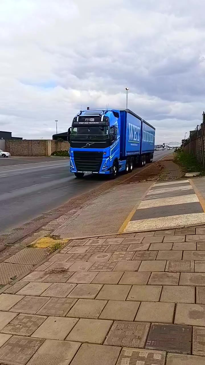 @Young 2k truck spotter