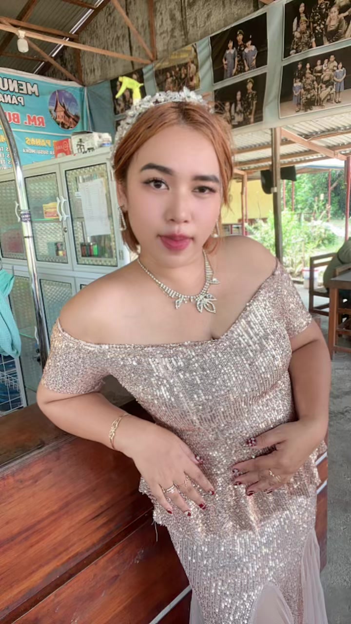 @julia frinella sari