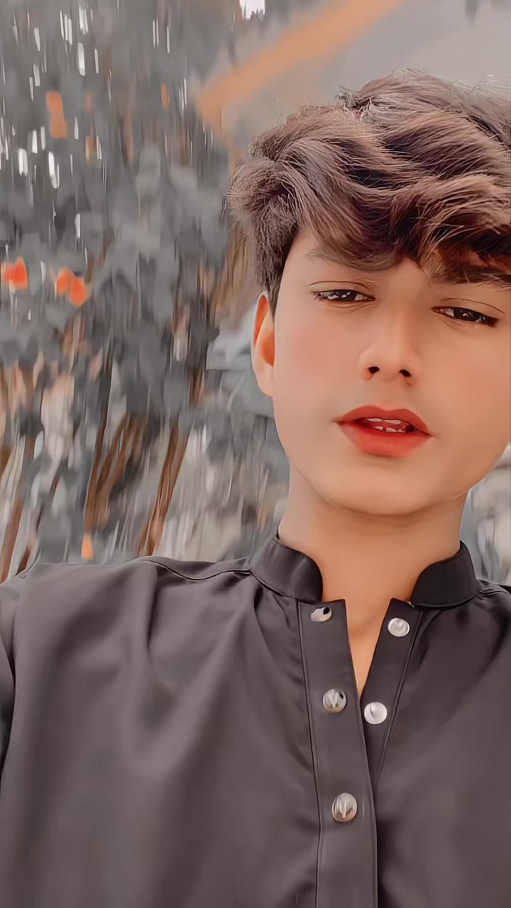 @🚩𝘿𝙀𝘾𝙀𝙉𝙏 ➜ لڑکا
