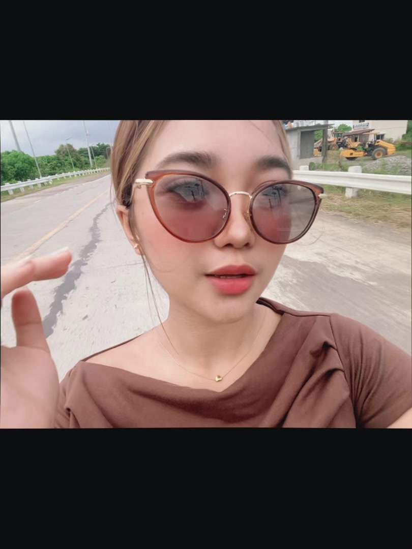 @thisishyacinth