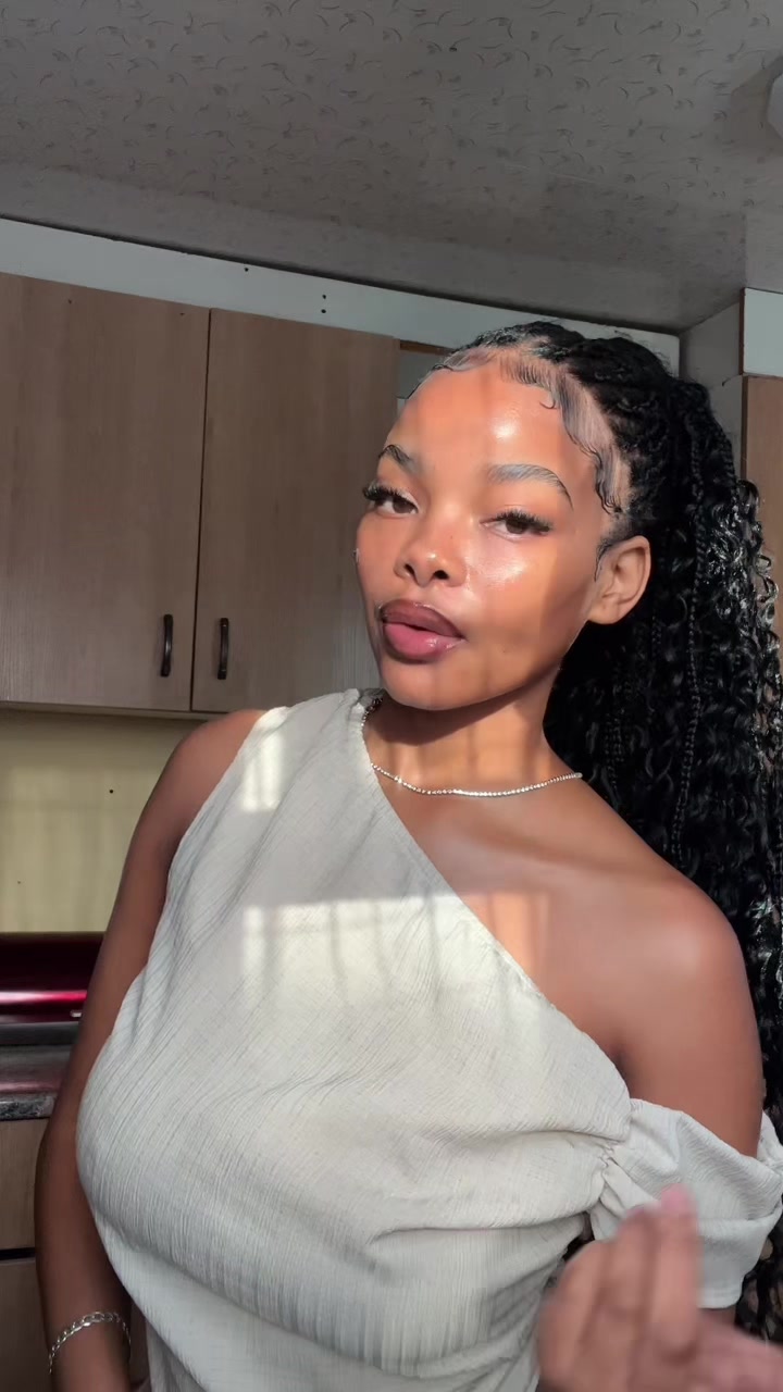 @EMIHLE🫦
