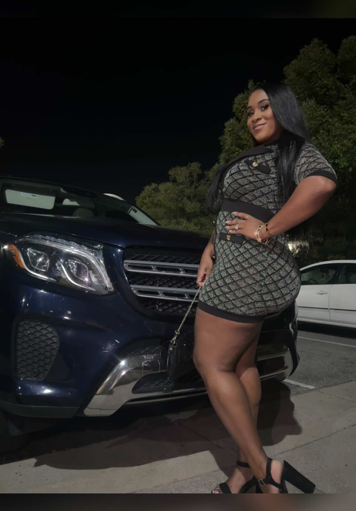 @Curvy_Nay