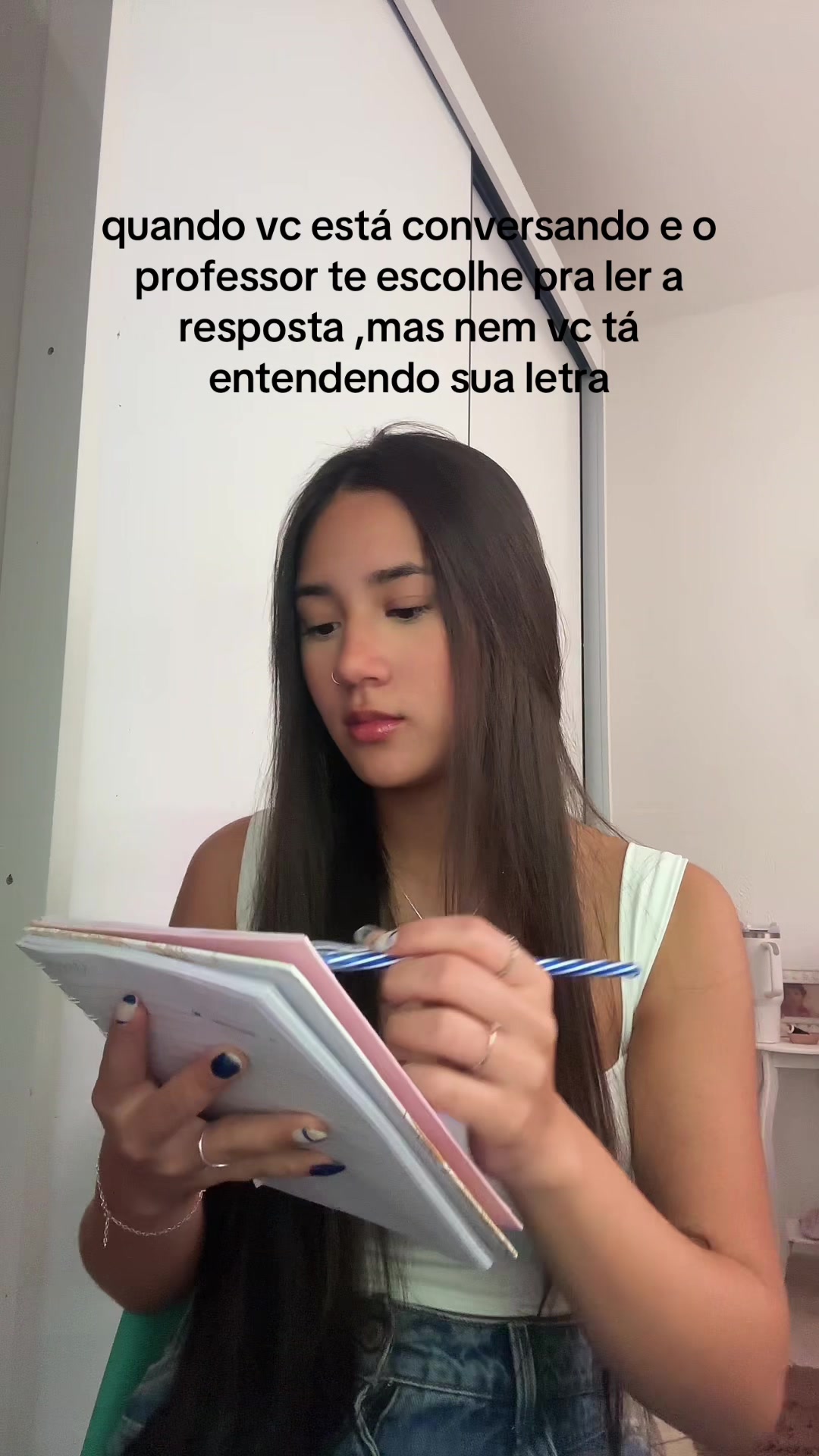 @Júlia secreta🕵️♂️