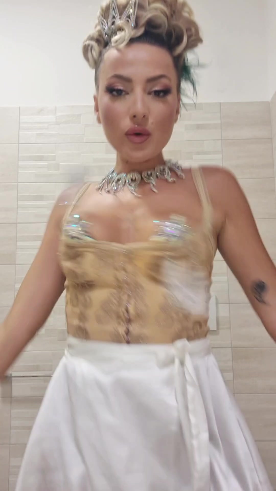@Simona