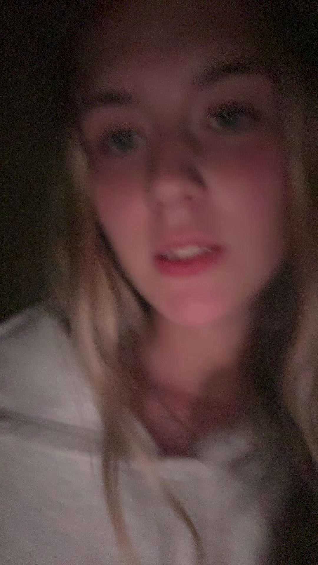 @unironicallyblonde