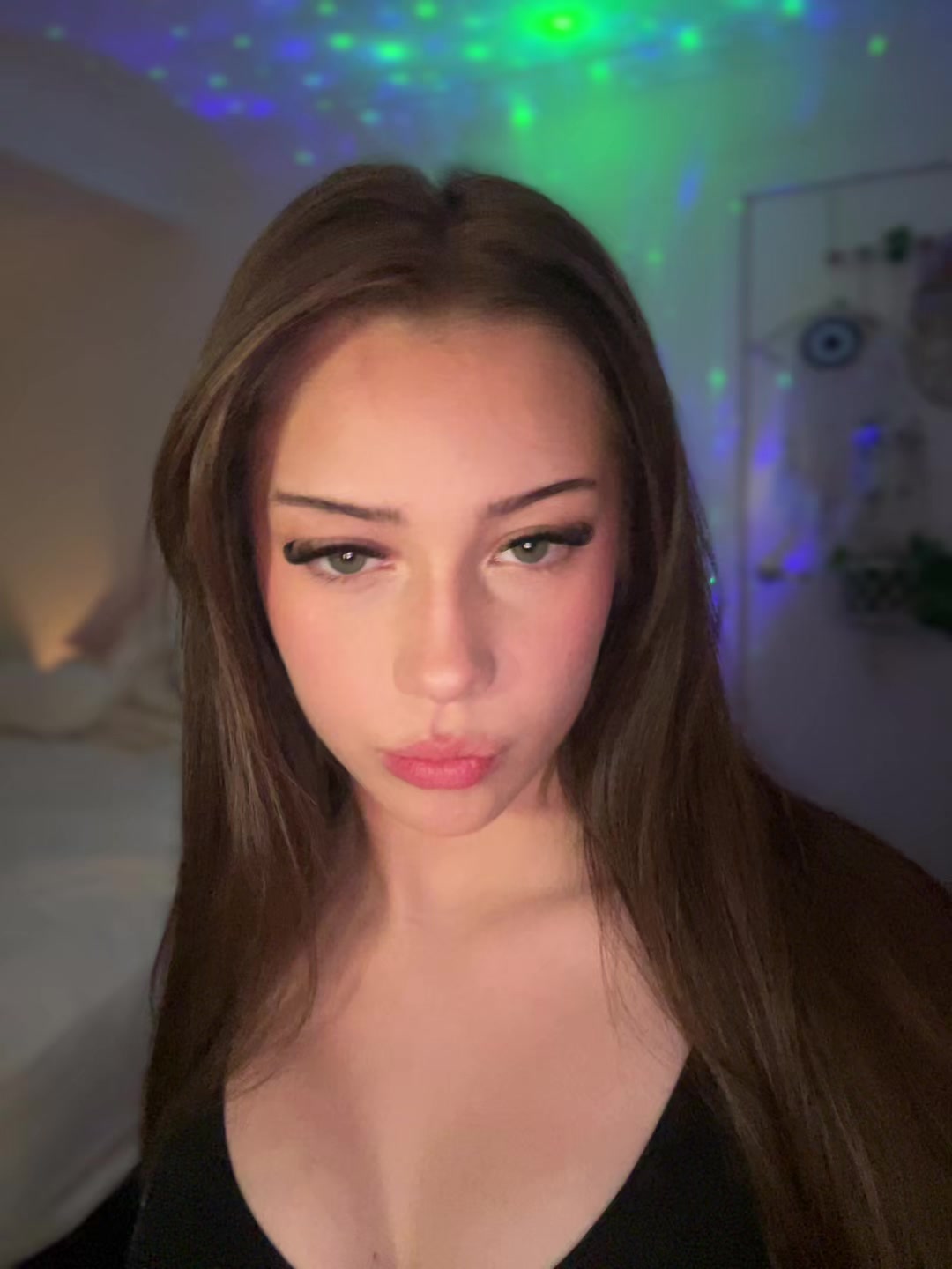 @𝒜𝓊𝓃𝓉𝒾𝑒 𝒜𝓂𝒷𝑒𝓇🌻