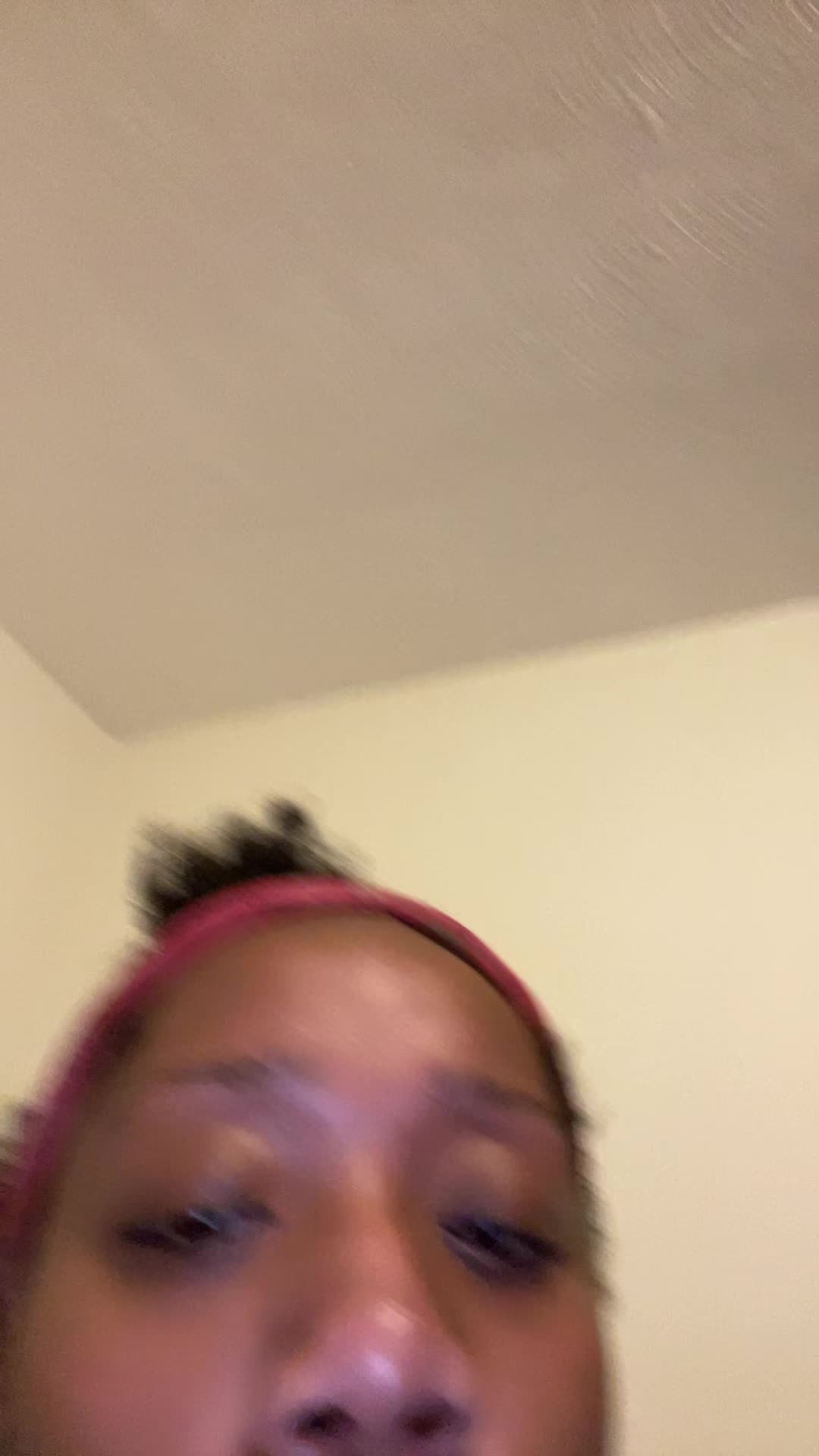@Dee_nuggss