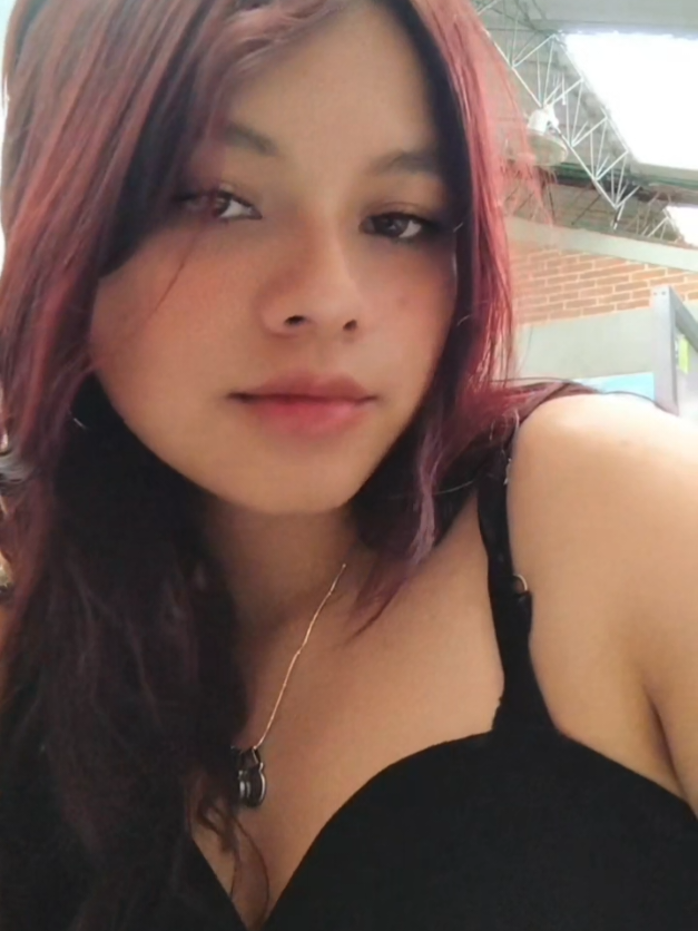 @V a l e n ♡