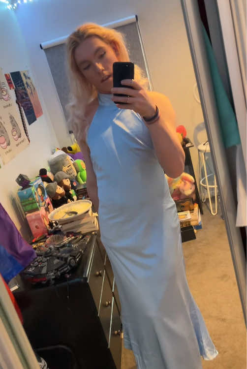 @Foxy_femboy