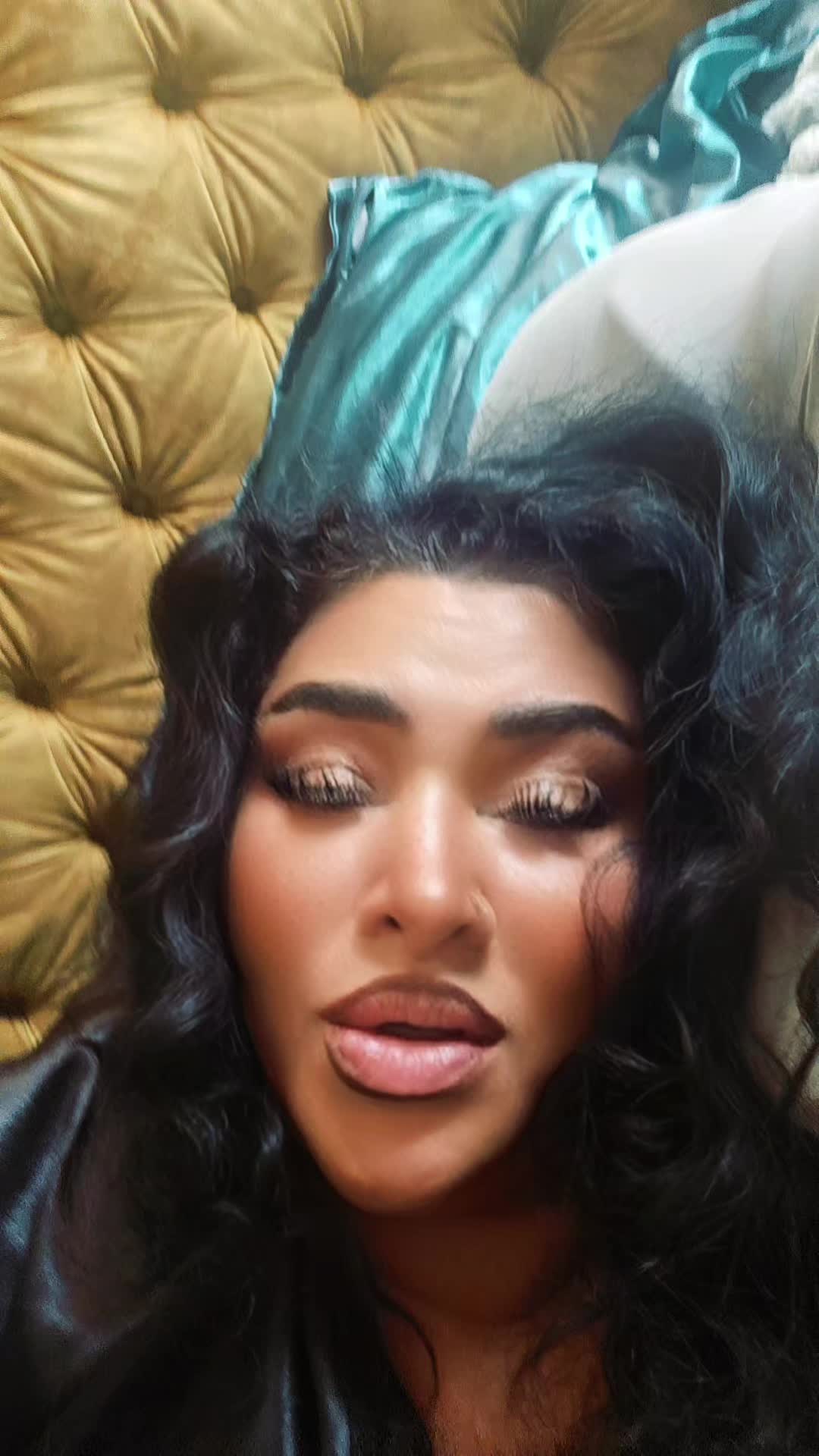 @Dee