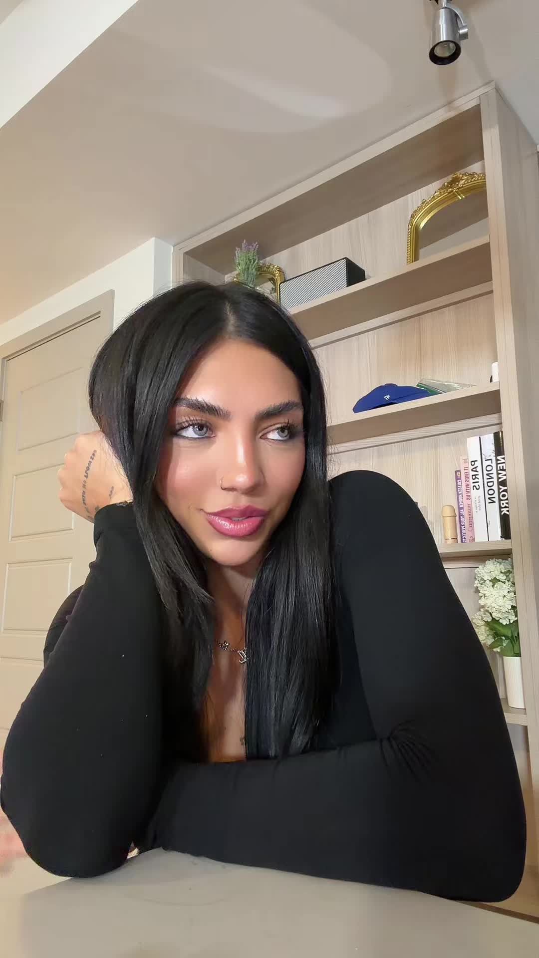 @essence hoffman