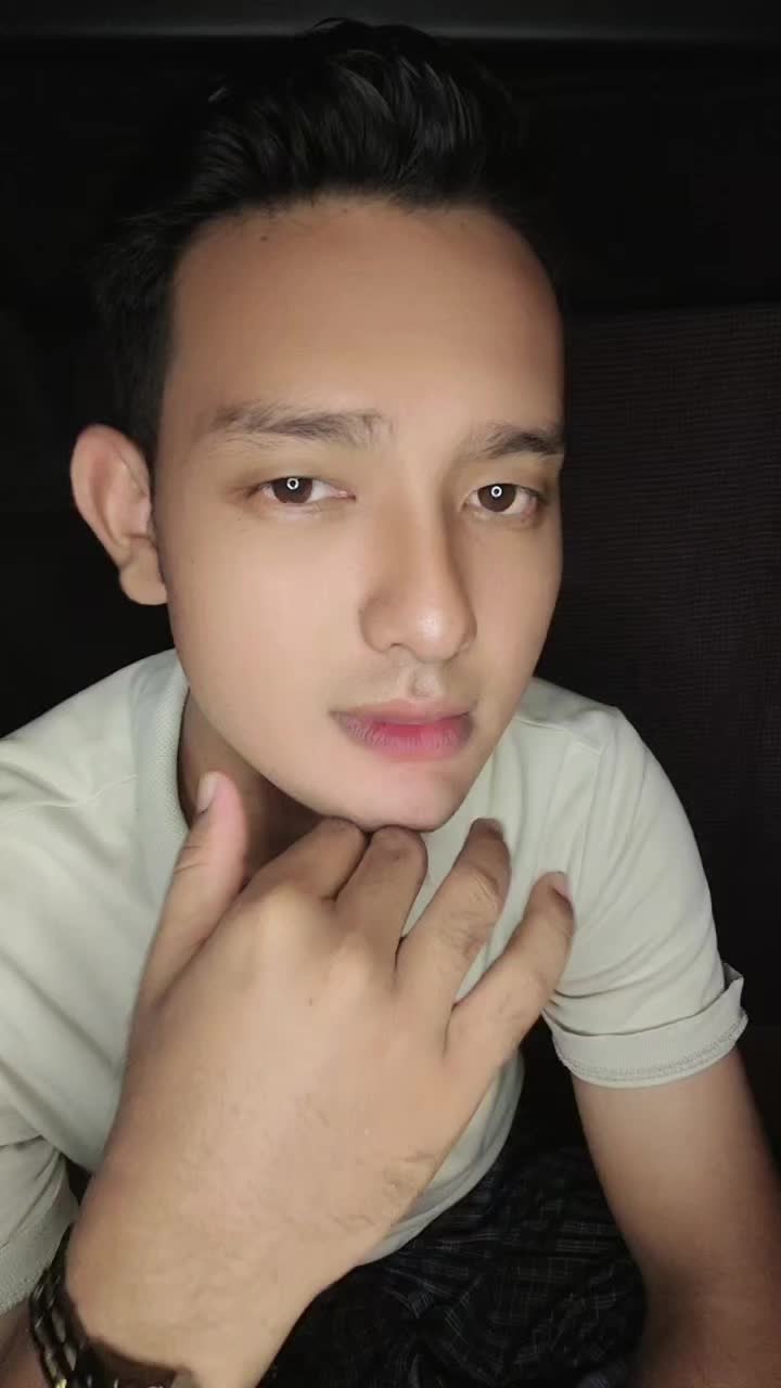 @🇲🇲K M T🇲🇾(တပ်ကုန်းသားလေး)