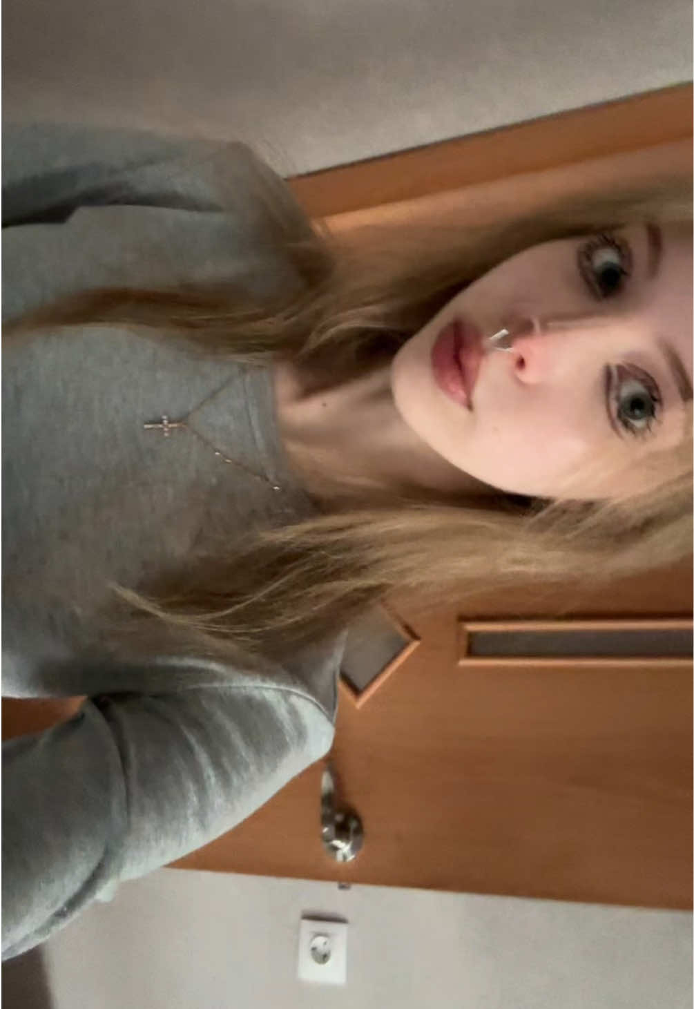 @>_*