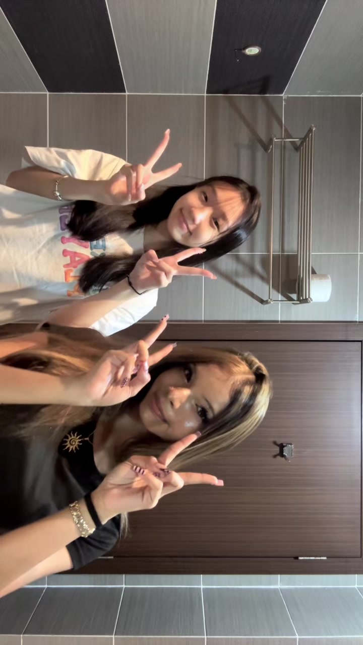 @ᥫ᭡.
